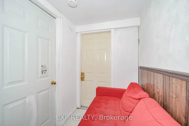 Additional image 35 of 55 Hollyberry Tr