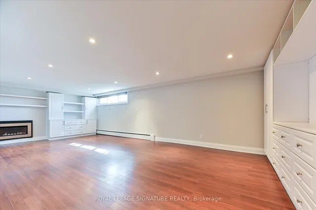 Additional image 22 of 11 Comet Crt