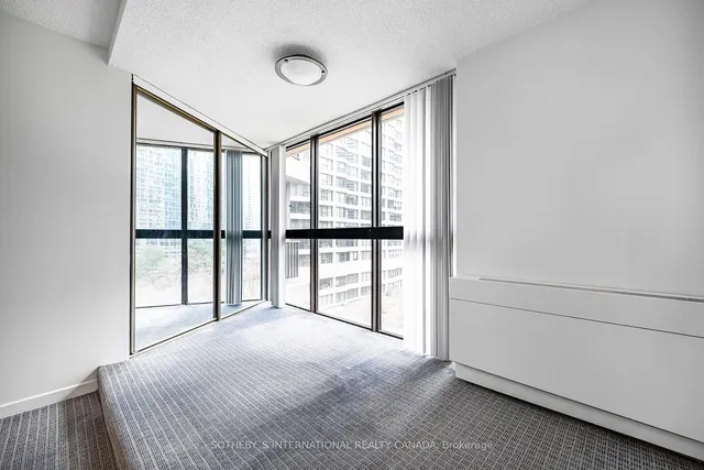 Additional image 20 of 33 Harbour Sq Unit 1008