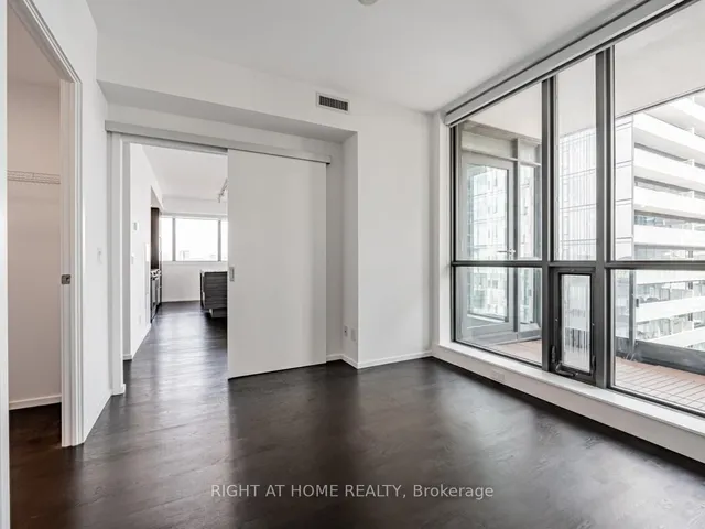 Additional image 14 of 8 charlotte St Unit 1603