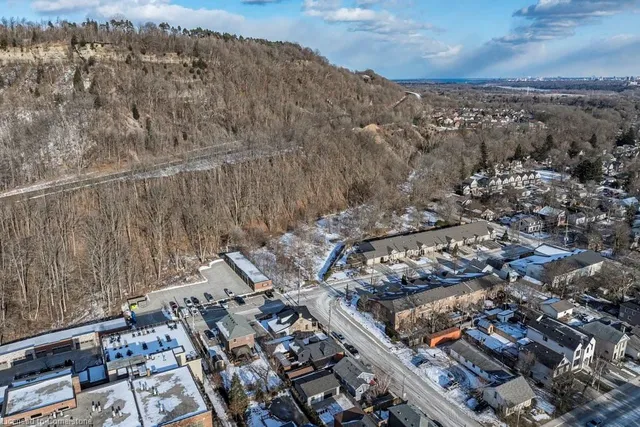 Additional image 47 of 2 Bond St