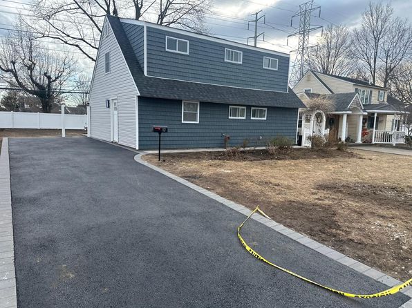 Primary image of 12 Meridian Road, Levittown, NY 11756