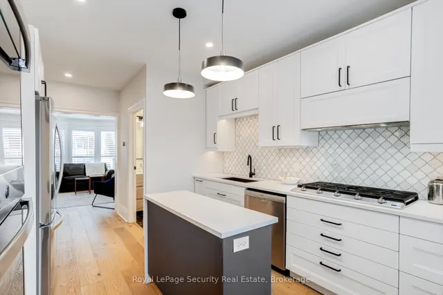 Additional image 8 of 204 Montrose Ave