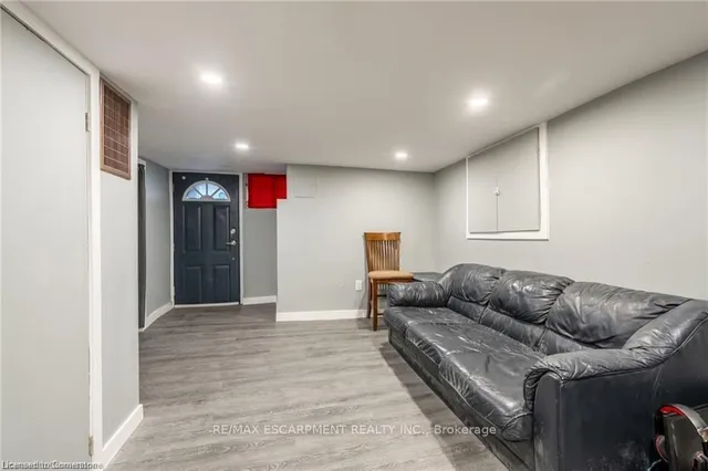 Additional image 34 of 166 Catharine St