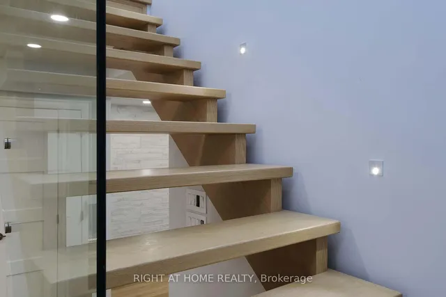 Additional image 17 of 2981A Bloor St