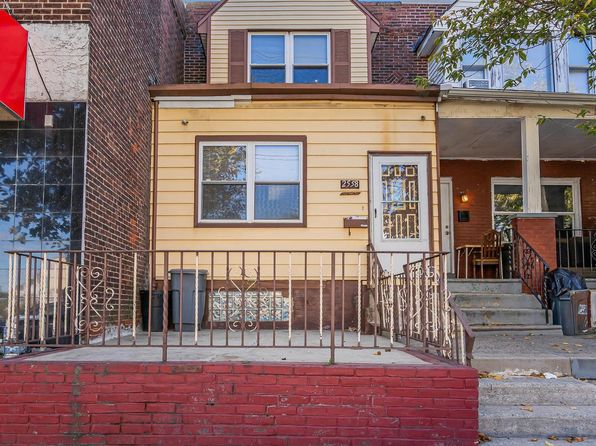 2558 S 61st St, Philadelphia, PA 19142