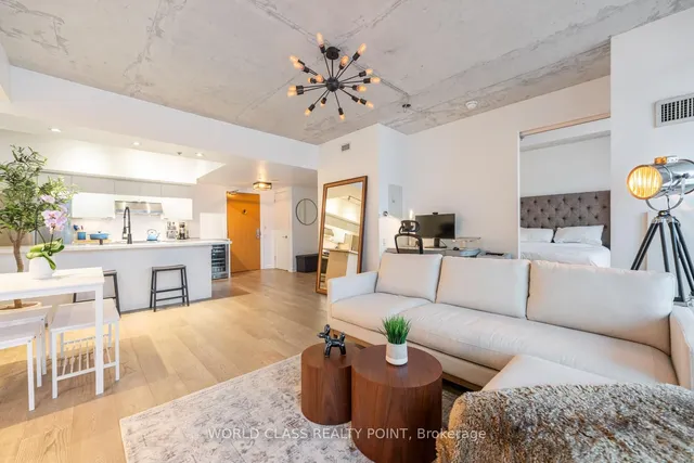 Additional image 11 of 375 King St Unit 705