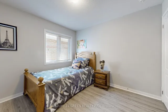 Additional image 31 of 125 Vanhorne Clse