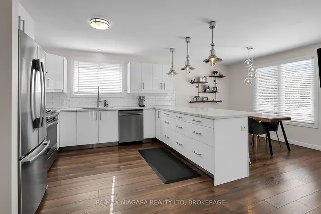 Additional image 16 of 52 Yorkdale Cres