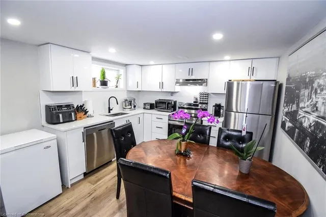 Additional image 26 of 176 East 43rd St