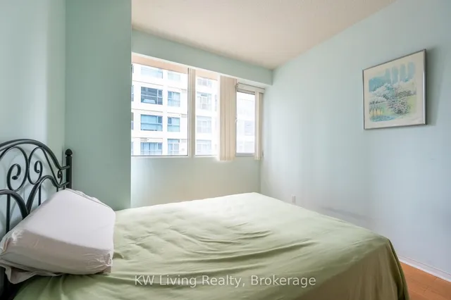 Additional image 22 of 555 Yonge St Unit 404