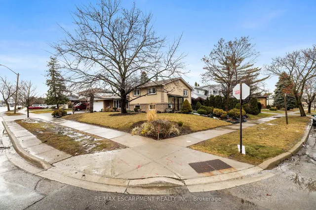 Additional image 7 of 1045 Bloor St