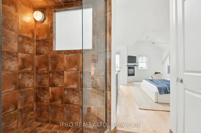 Additional image 34 of 912D Logan Ave