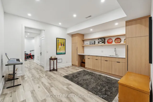 Additional image 45 of 75 Lawrence Cres