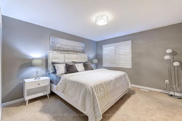 Additional image 23 of 23 Berberis Cres