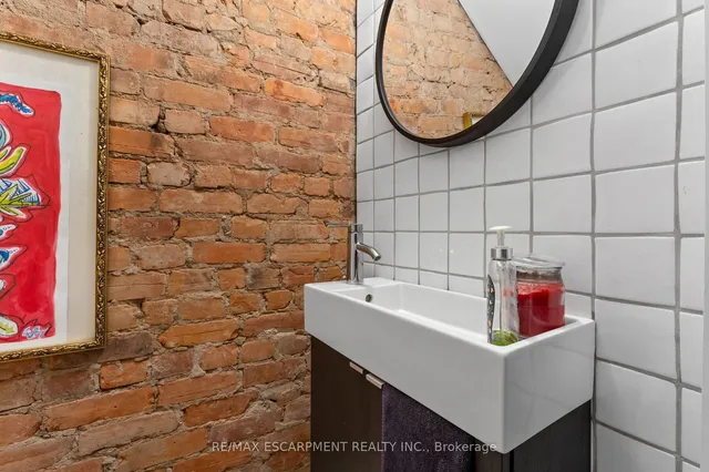 Additional image 21 of 54 Emerald St