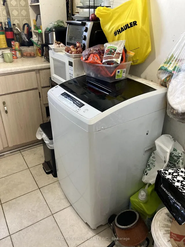Additional image 3 of 4673 Jane St Unit 612