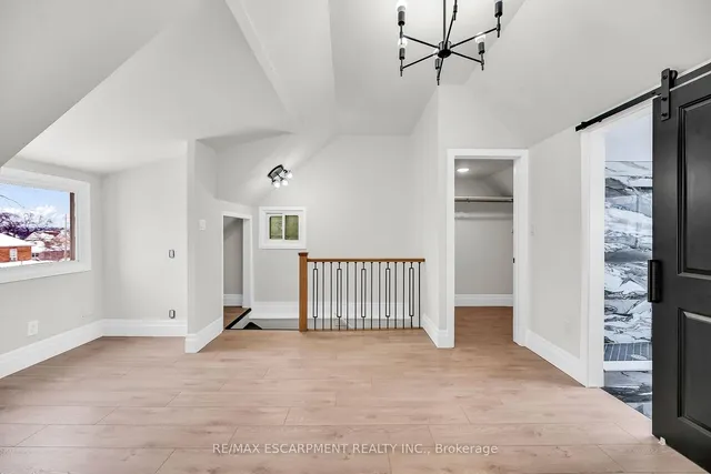 Additional image 32 of 117 Rosslyn Ave