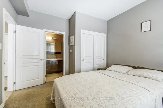 Additional image 8 of 215 Dundas St Unit 8