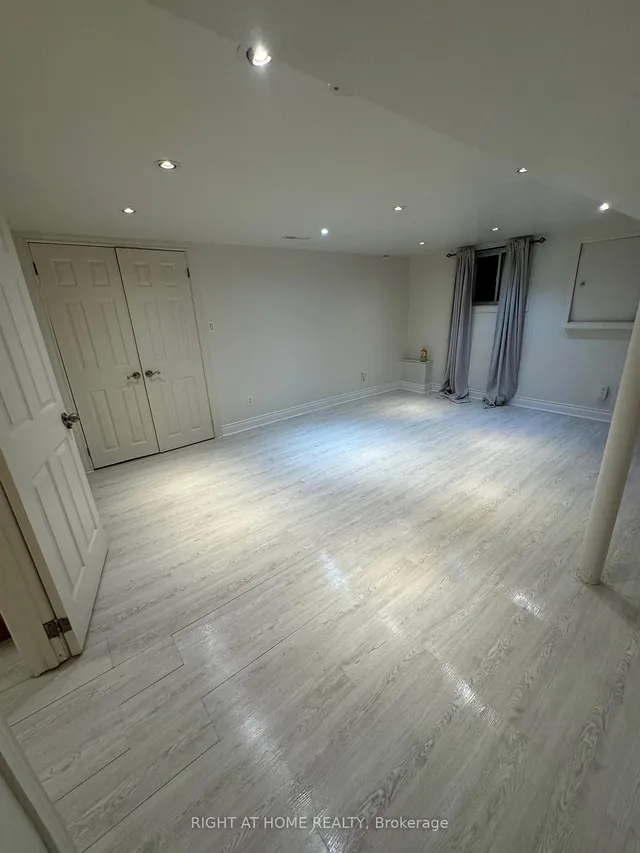 Additional image 13 of 227 Sheppard Ave