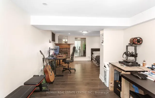 Additional image 33 of 32 Allenby Ave