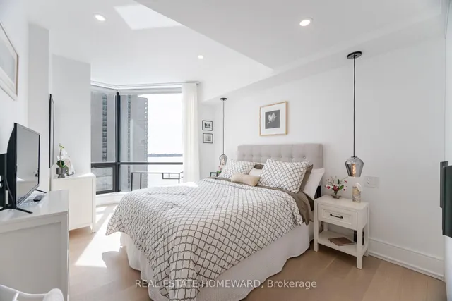 Additional image 39 of 10 Queens Quay Unit PH2