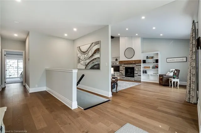 Additional image 30 of 14 Sullivan's Lane