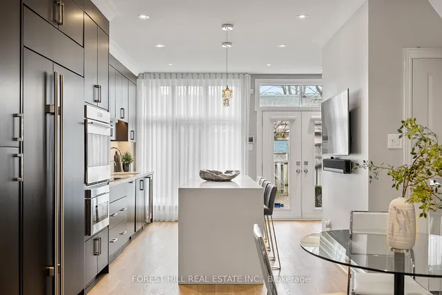 Additional image 10 of 8 Alex Mews