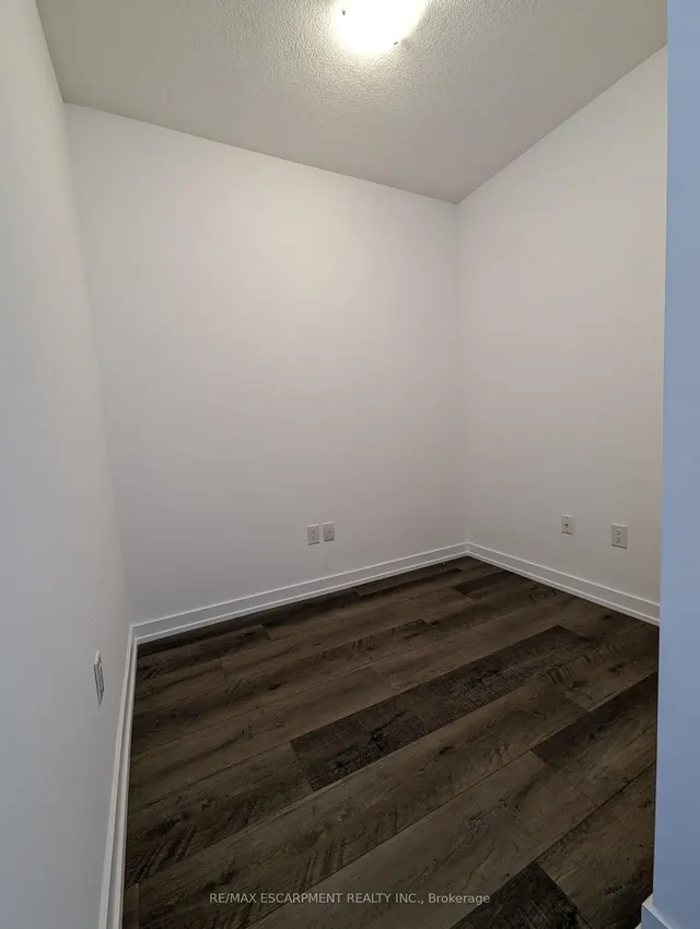 Additional image 10 of 450 Dundas St Unit 434