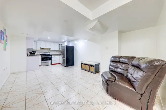 Additional image 36 of 62 Saffron Cres