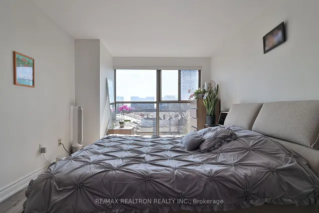 Additional image 21 of 65 Scadding Ave Unit 610