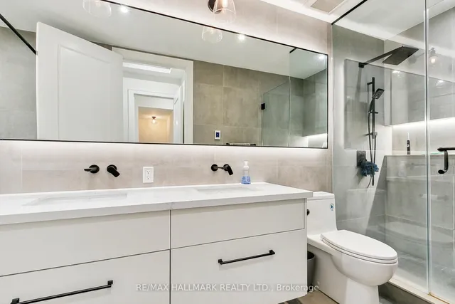 Additional image 27 of 39 Queens Quay Unit TH103