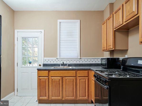 6123 Upland St, Philadelphia, PA 19142