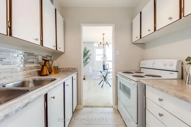 Additional image 18 of 45 Southport St Unit 412