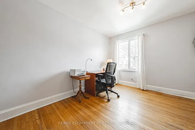 Additional image 26 of 34 Chedoke Ave