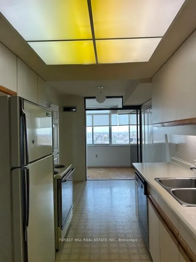 Additional image 6 of 3000 Bathurst St Unit 1106