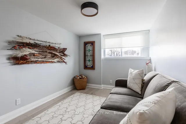 Additional image 21 of 50 MAIN St Unit 412