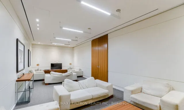 Additional image 33 of 2191 Yonge St Unit 2807