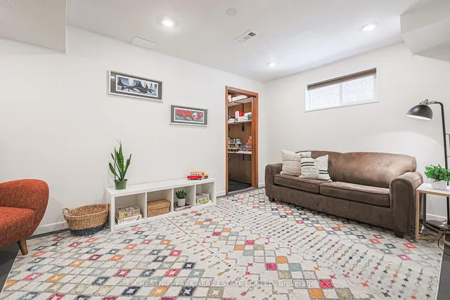 Additional image 28 of 142 Virginia Ave