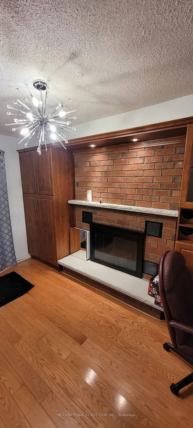 Additional image 7 of 27 Charcoal Dr