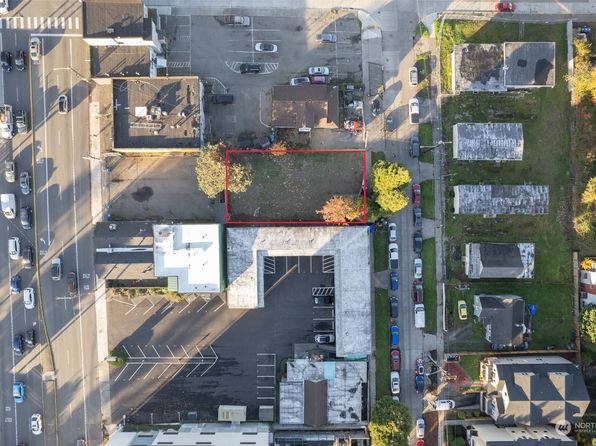 8849 Nesbit Avenue N, Seattle, WA 98103