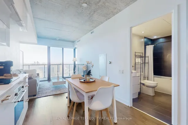 Additional image 16 of 185 Roehampton Ave Unit 1707