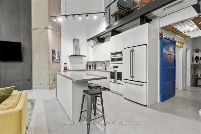 Additional image 8 of 66 Bay St Unit 105