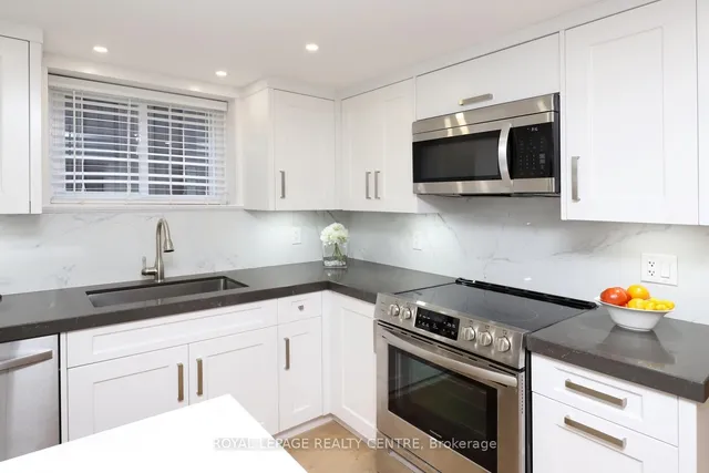 Additional image 32 of 55 Flora Dr