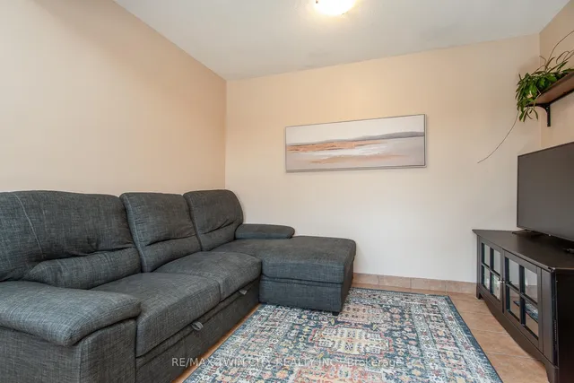 Additional image 25 of 634 Strasburg Rd Unit 32