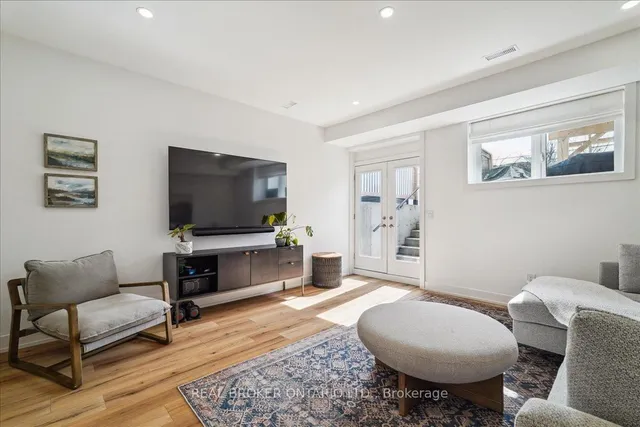 Additional image 27 of 43 Vanevery St