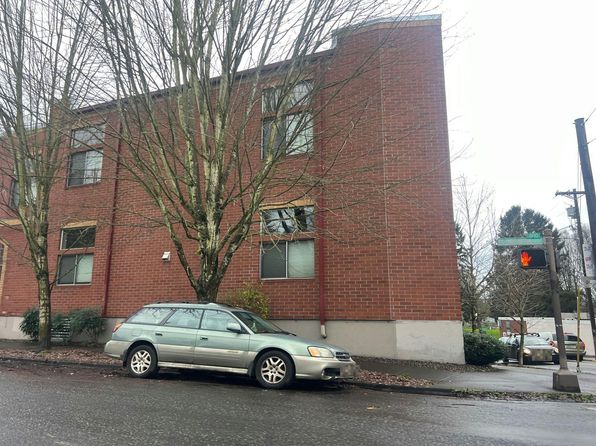 2006 SE Morrison St APT B, Portland, OR 97214
