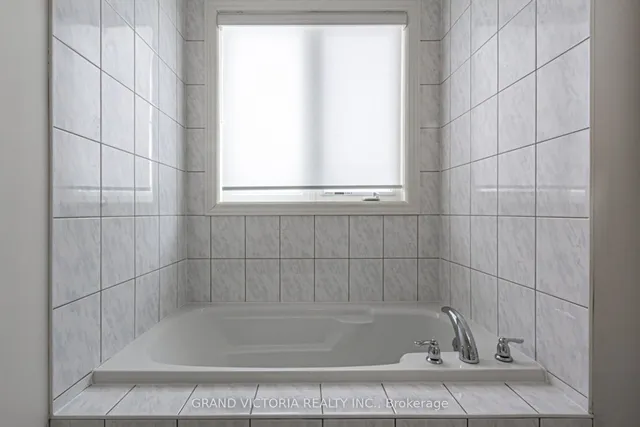 Additional image 31 of 35 Mountain Heights Pl