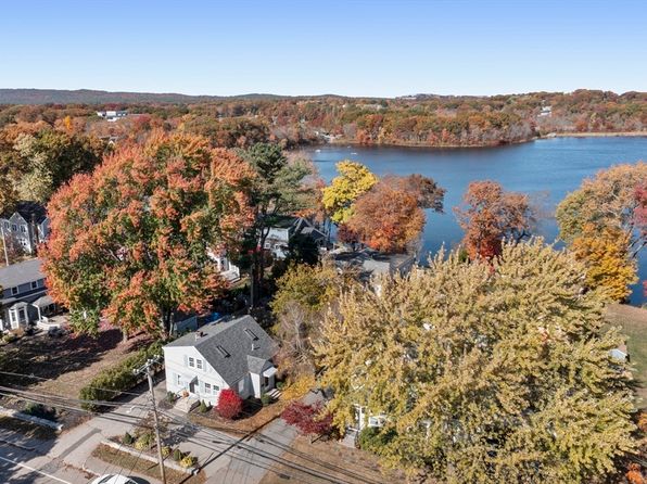 Primary image of 131 Pond St, Braintree, MA 02184