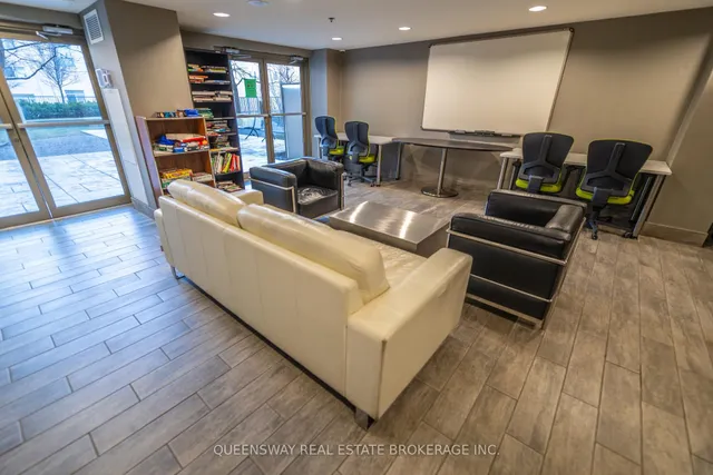 Additional image 28 of 816 Lansdowne Ave Unit 307